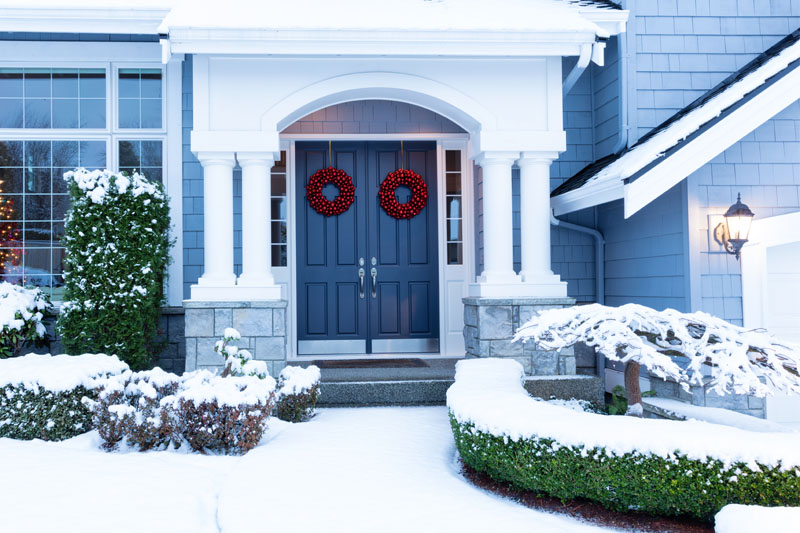 Buying and Selling A Colorado Springs House During the Holidays